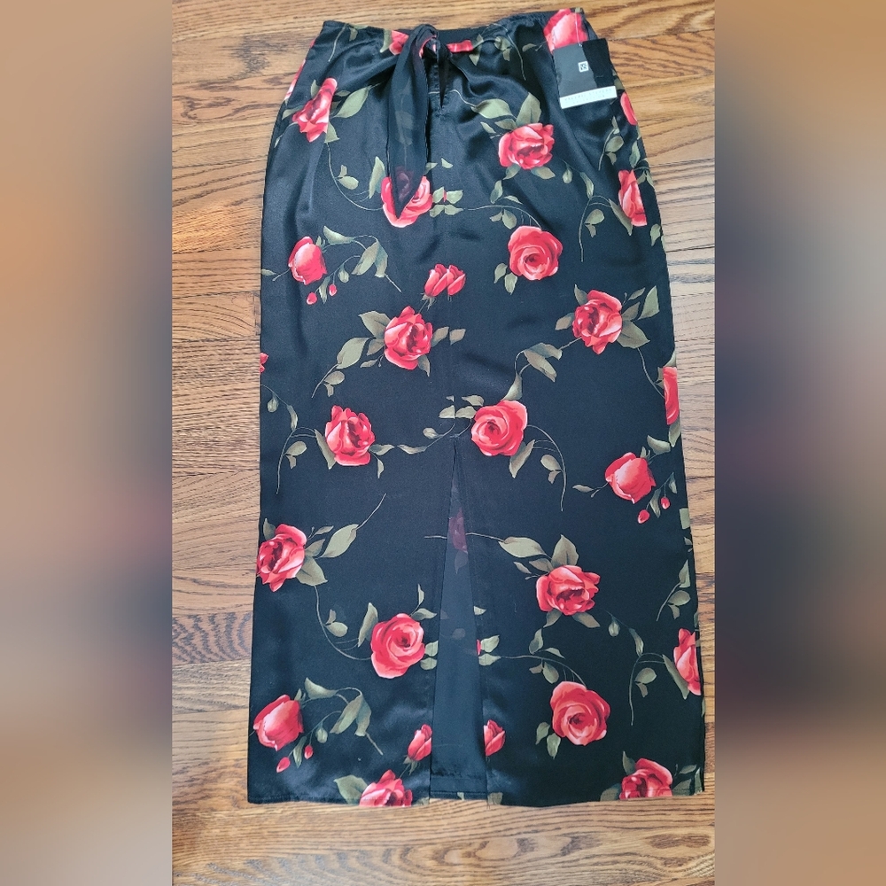 Valerie Stevens Silk Floral Black Skirt with Red Roses